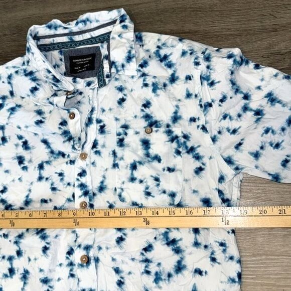 Sunrise Kingdom Tie-Dye Short Sleeve Button-Up Shirt M White & Blue - Picture 5 of 6